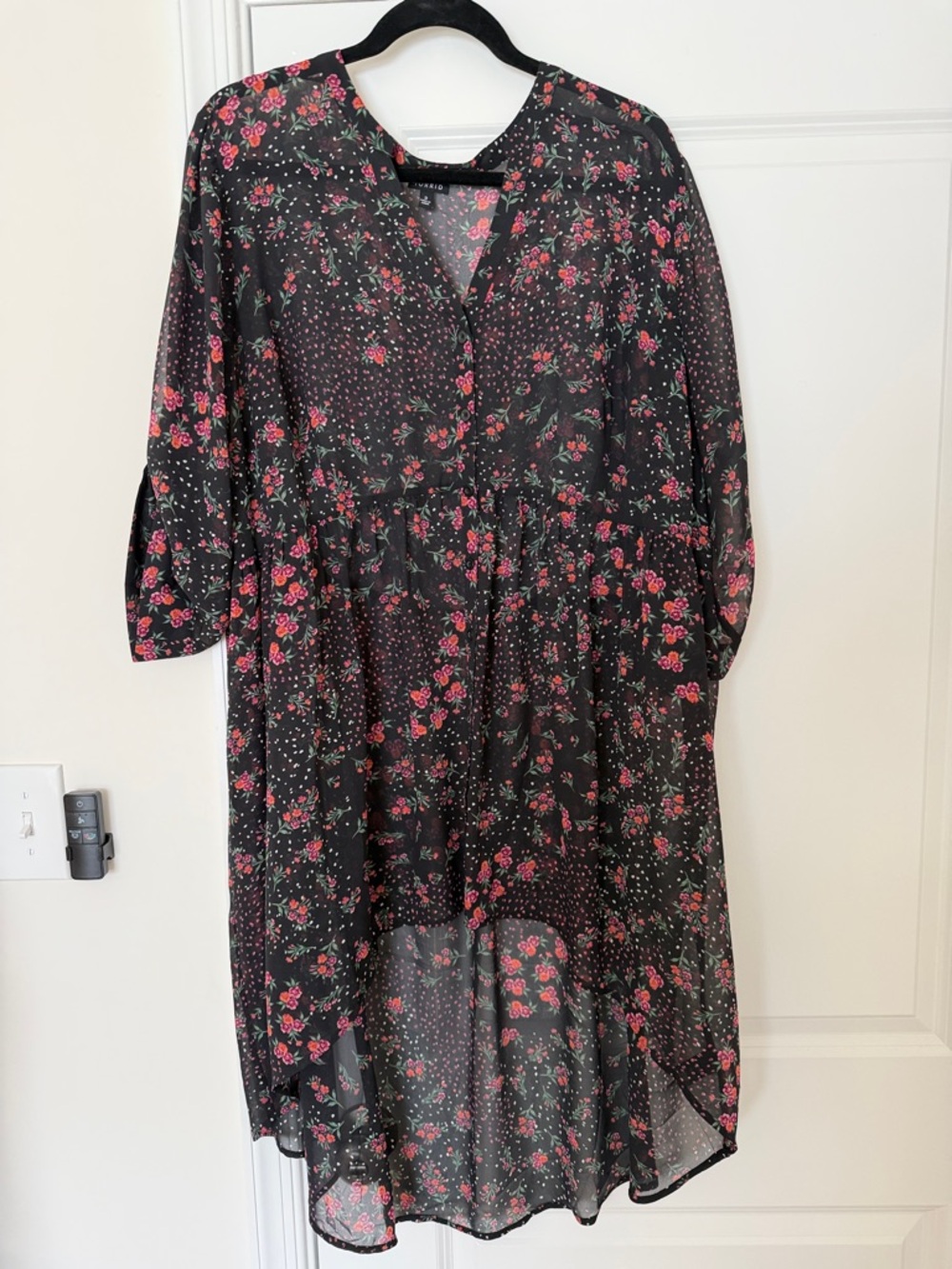 NWOT Torrid Black Floral Button-Front Women’s High Low Tunic Top